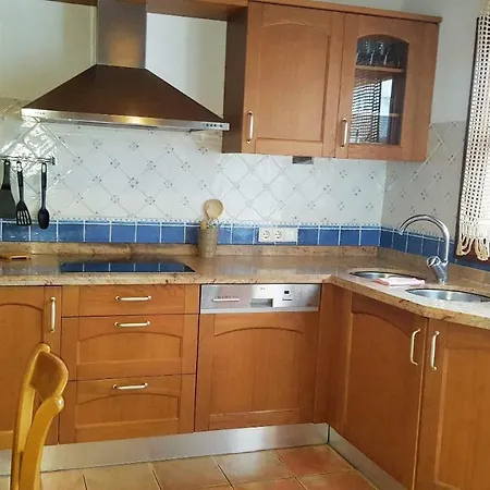 Casa Nuria * بويينسا